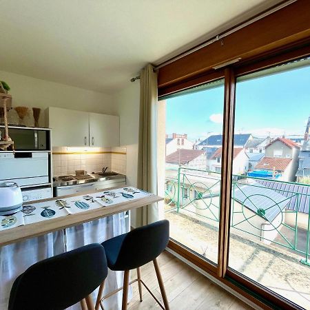 Salm, Coquet Studio Avec Balcon Ouistreham Exterior foto