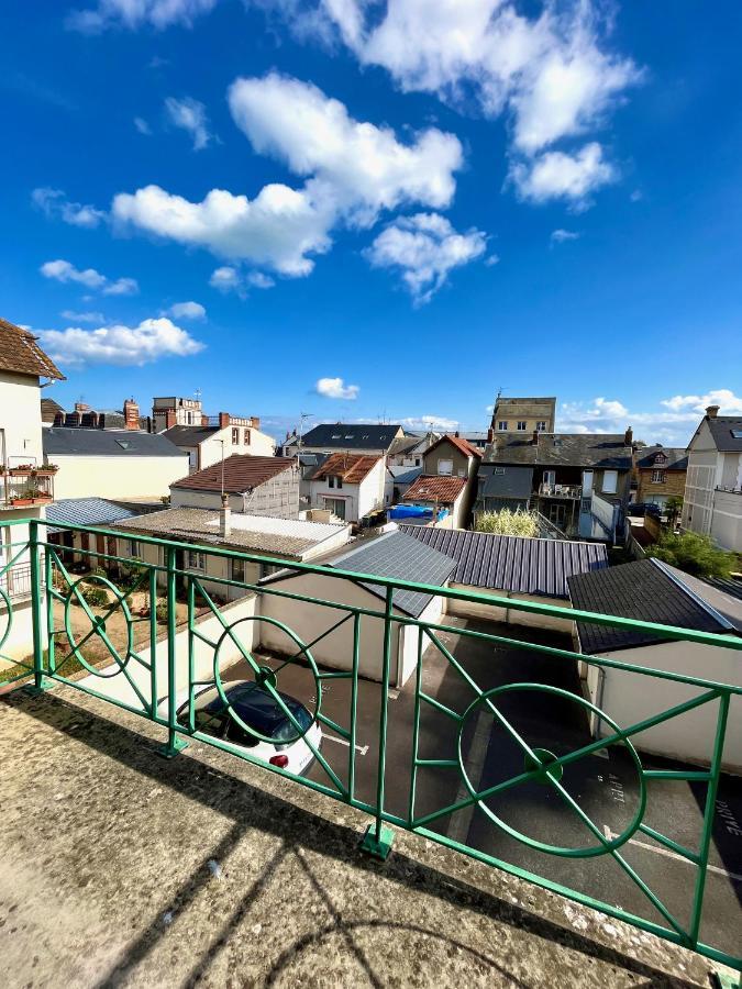 Salm, Coquet Studio Avec Balcon Ouistreham Exterior foto